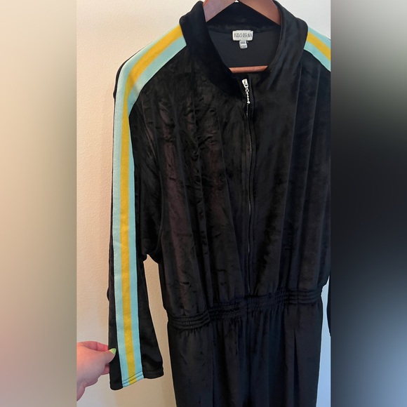 KILO BRAVA Black Velour Jumpsuit w/Stripes Down Sleeves & Legs sz. XXXL - Picture 3 of 9